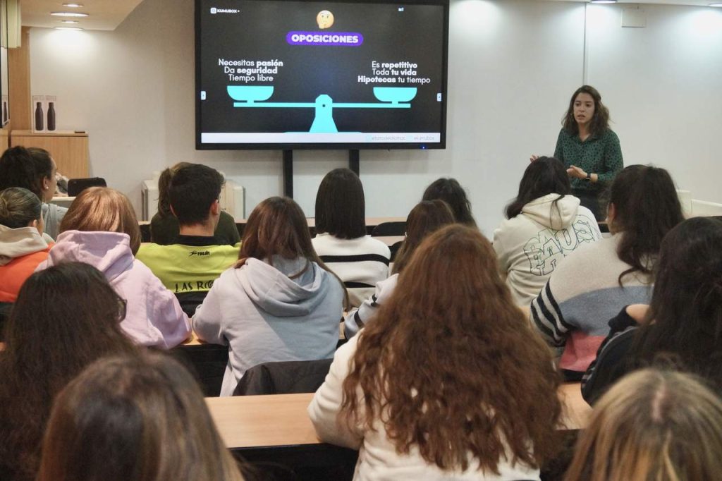 Un grupo de alumnos en clase